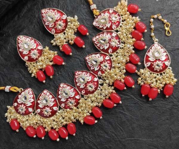 Simple Meenakari Bridal Choker Necklace Jewellery Set with Earrings & Maang Tikka – Red