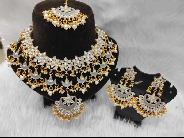 Elegant Meenakari Bridal Choker Necklace Jewellery Set with Earrings & Maang Tikka – Grey